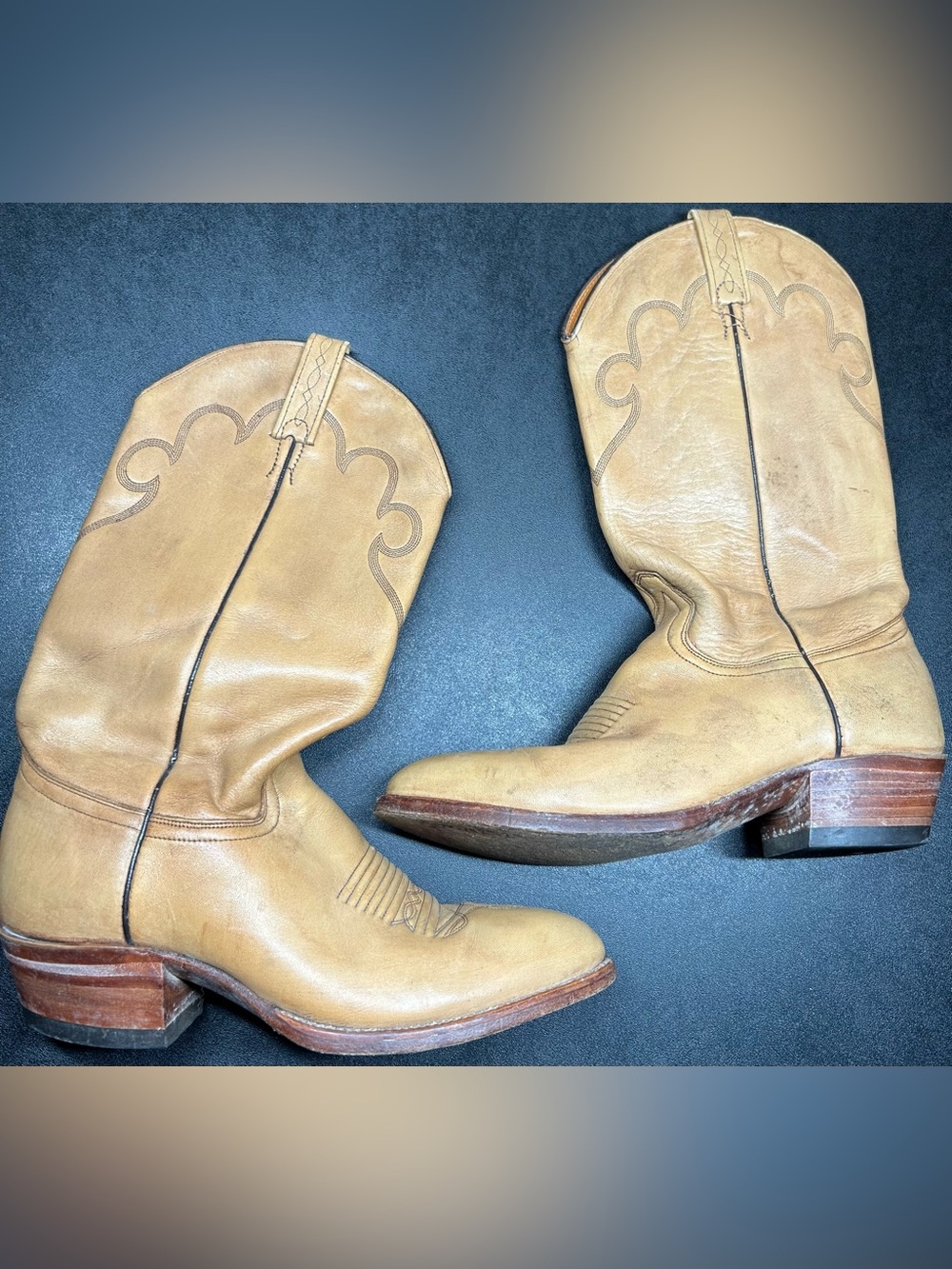 J. Chisholm Men’s Size 9D Tan Vintage Genuine Leather Cowboy Boots
